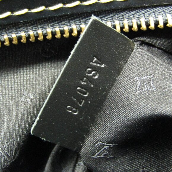 LOUIS VUITTON Black Bag - Picture 14 of 14